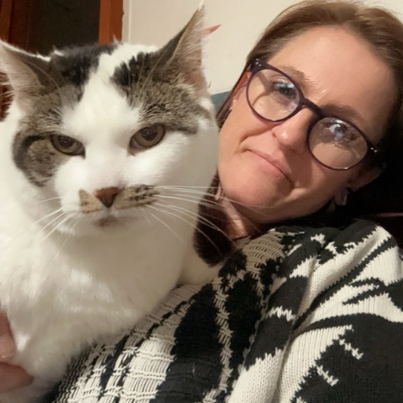 Meet your Posher, Danielle - Picture 5 of 5